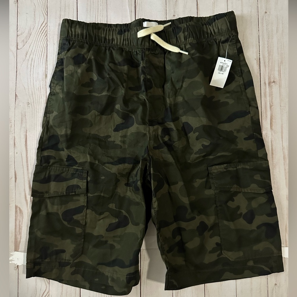 NWT Old Navy XXL camouflage shorts